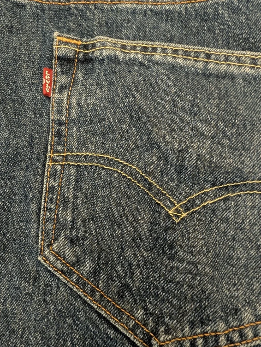 Levi's Men's 550 Relaxed Classic Indigo Jeans 38 x 29 NWT Circa 2016